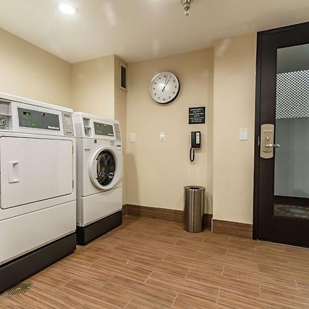 Hampton Inn Winchester-University/ Mall Bagian luar foto