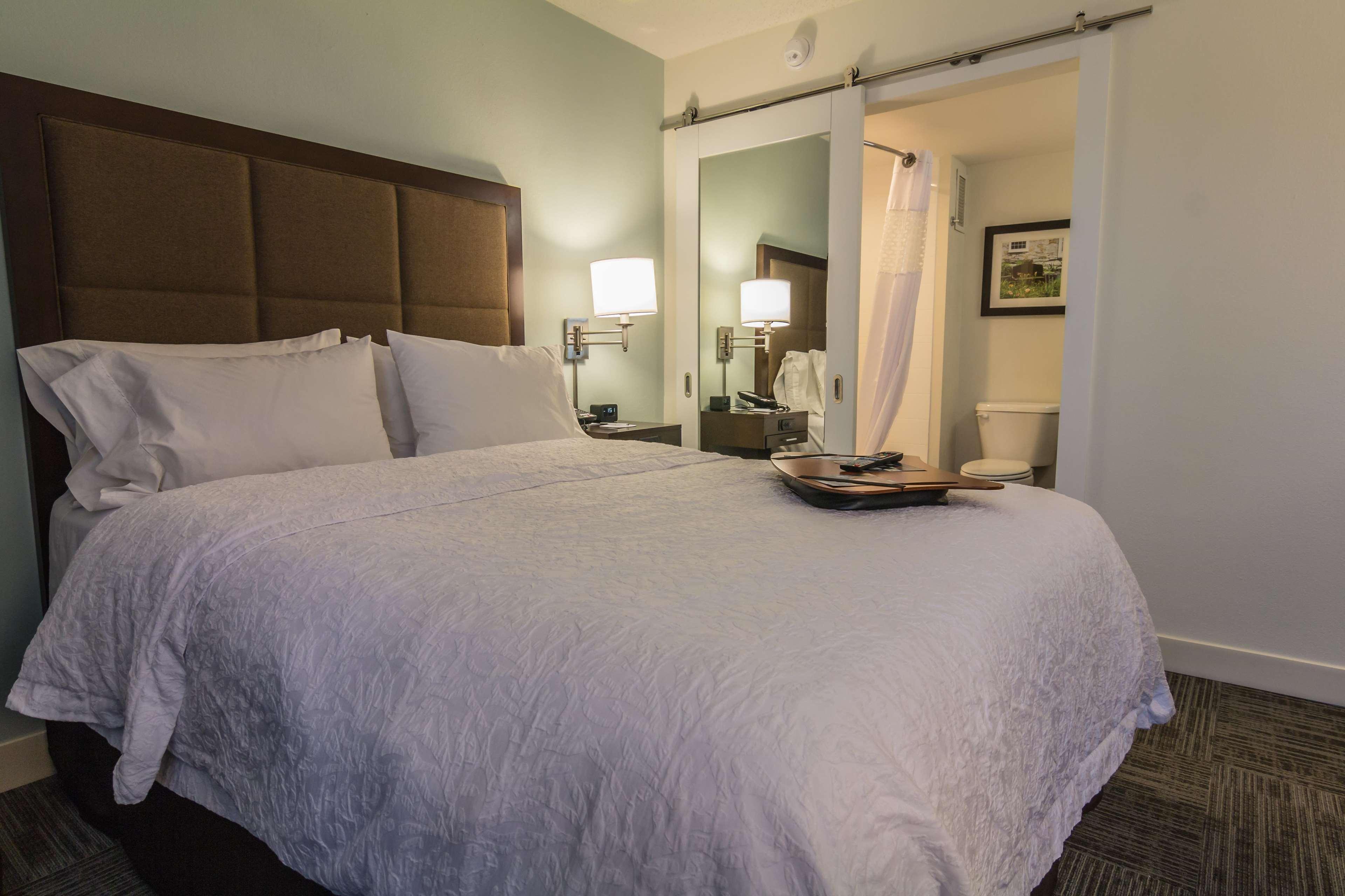 Hampton Inn Winchester-University/ Mall Bagian luar foto