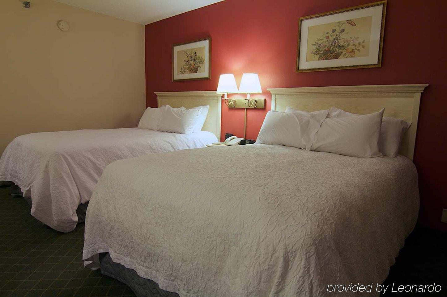 Hampton Inn Winchester-University/ Mall Bagian luar foto