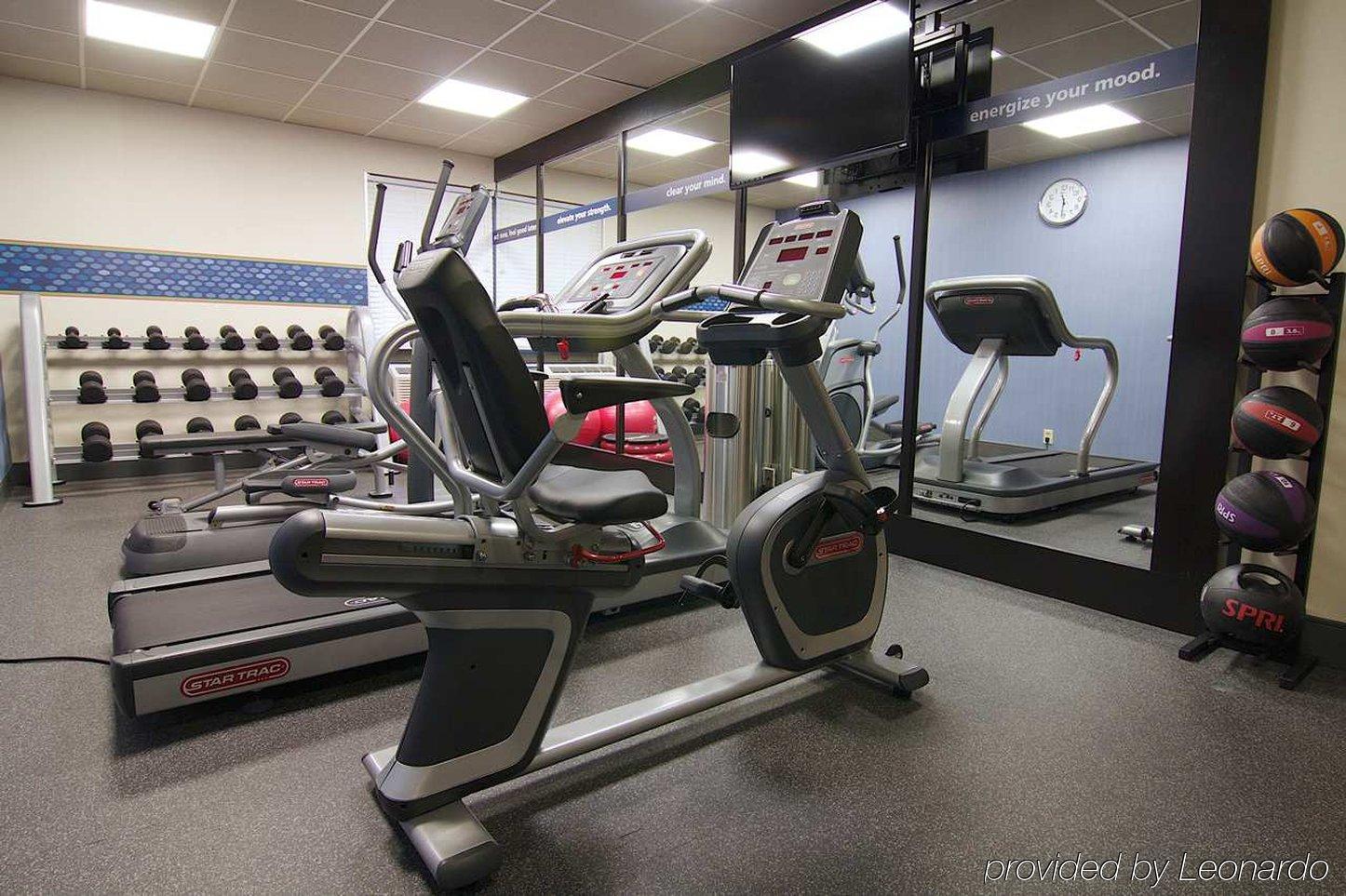 Hampton Inn Winchester-University/ Mall Bagian luar foto