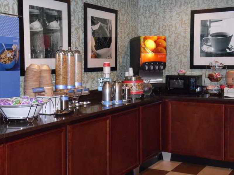 Hampton Inn Winchester-University/ Mall Bagian luar foto