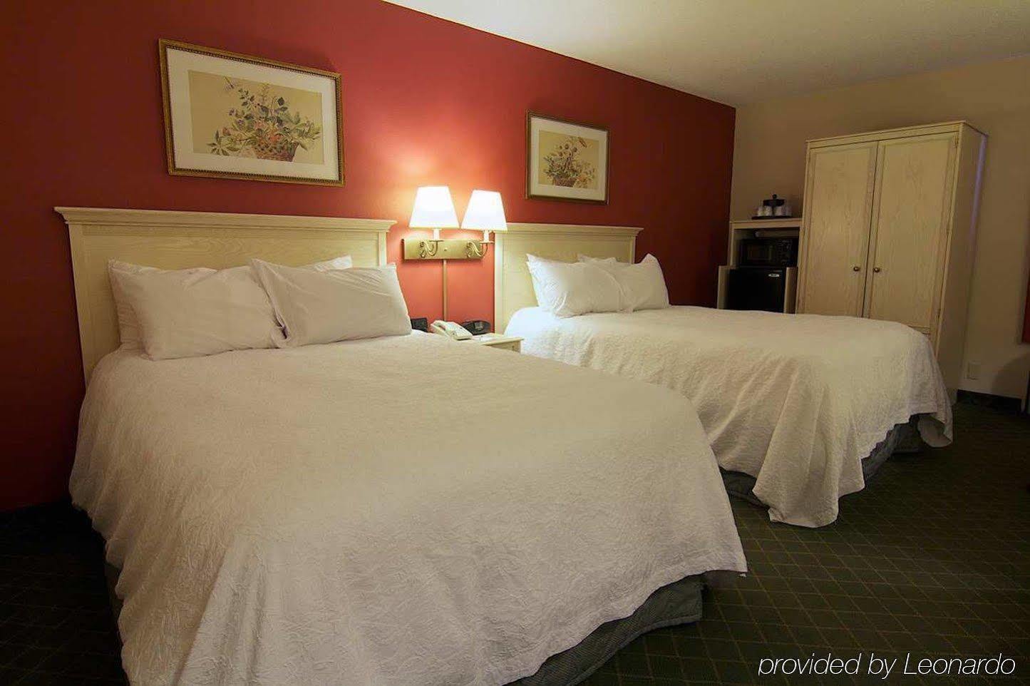 Hampton Inn Winchester-University/ Mall Bagian luar foto