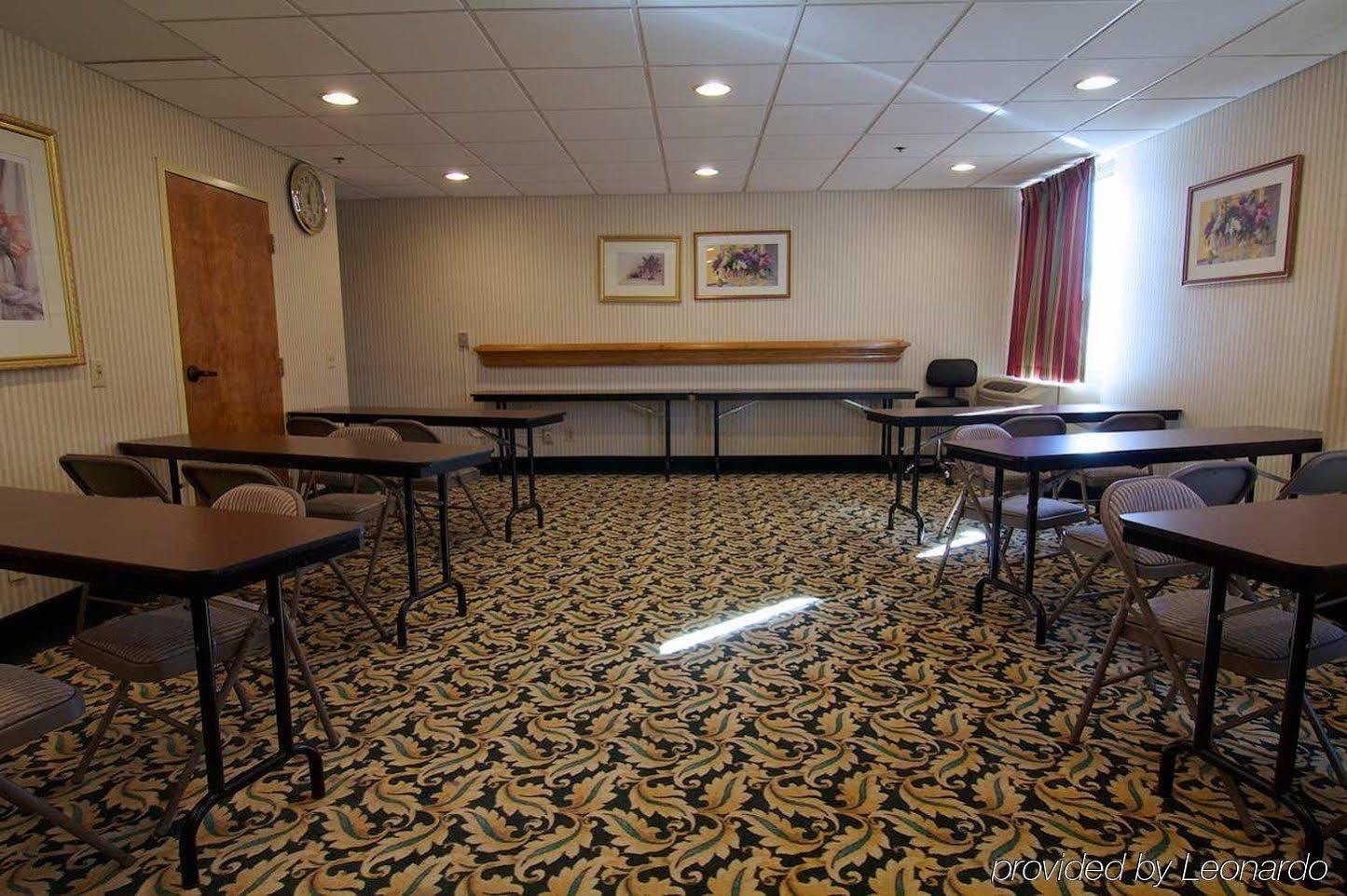 Hampton Inn Winchester-University/ Mall Bagian luar foto
